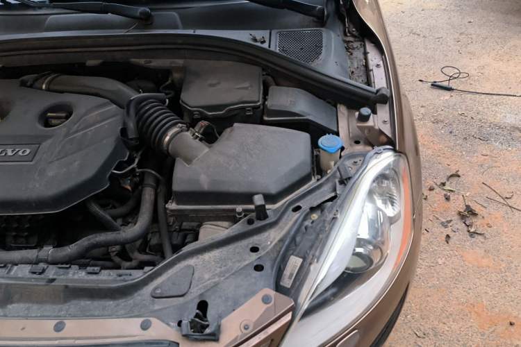 Used Volvo XC60 2012 T5 Comfort Edition Engine Bay Left
