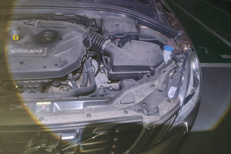 Used Volvo XC60 2012 T5 Zhiya Edition Engine Bay Left
