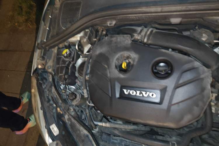 Used Volvo XC60 2012 T5 Comfort Edition Engine Bay Right