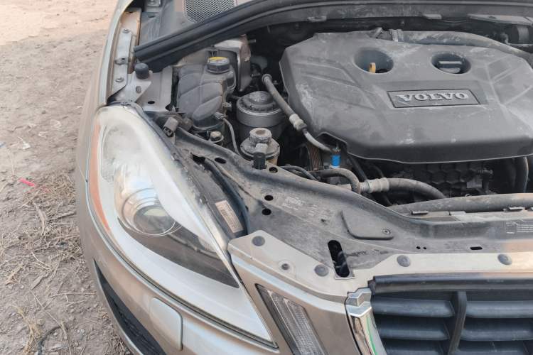 Used Volvo XC60 2012 T5 Comfort Edition Engine Bay Right