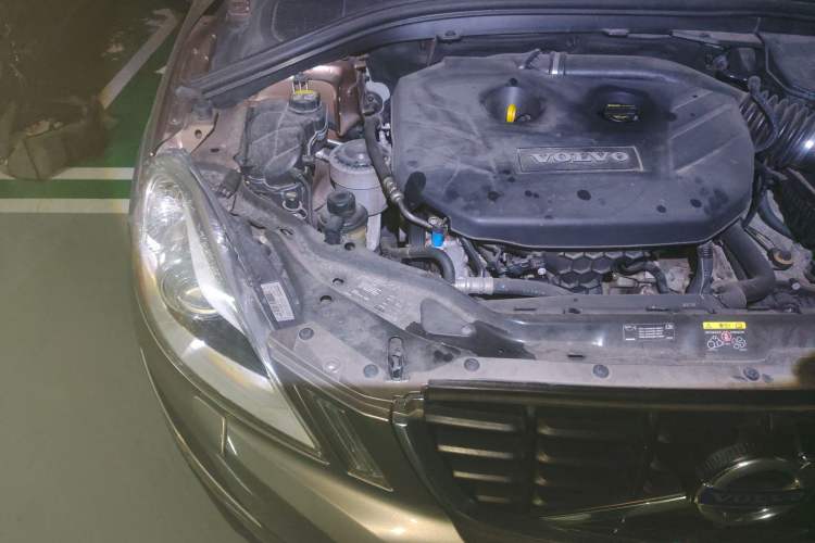 Used Volvo XC60 2012 T5 Zhiya Edition Engine Bay Right