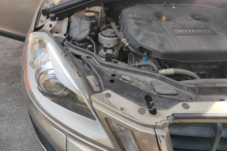 Used Volvo XC60 2012 T5 Volvo Ocean Race Commemorative Edition Engine Bay Right