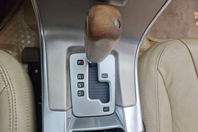 Used Volvo XC60 2012 T5 Personalized Sport Edition Gear Lever