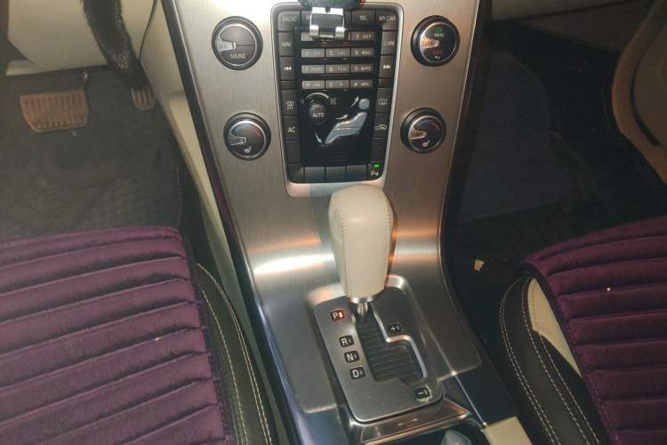 Used Volvo XC60 2012 T5 Zhiya Edition Gear Lever