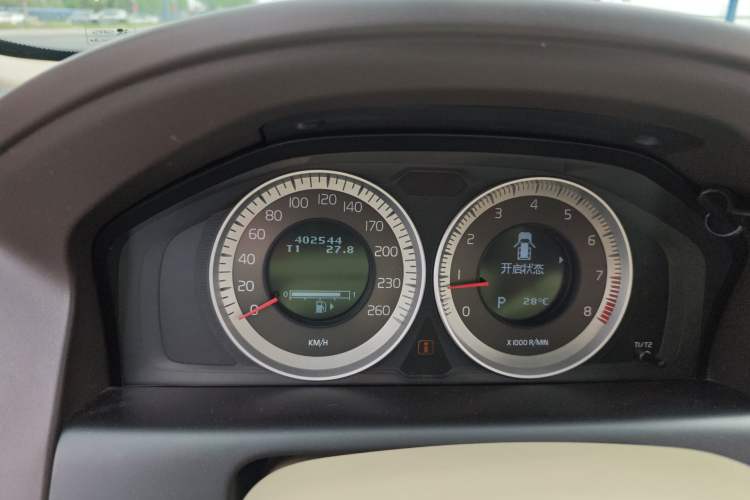 Used Volvo XC60 2012 T5 Personalized Sport Edition Instrument Cluster