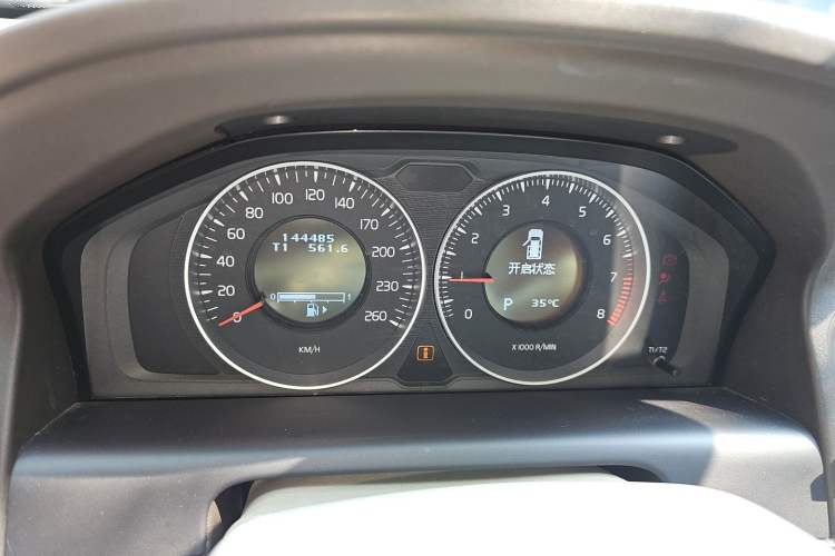 Used Volvo XC60 2012 T5 Comfort Edition Instrument Cluster
