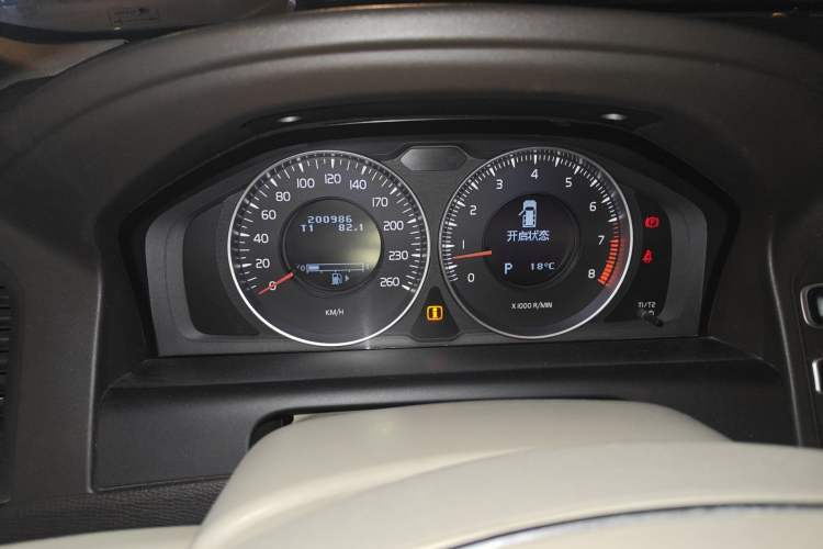 Used Volvo XC60 2012 T5 Comfort Edition Instrument Cluster