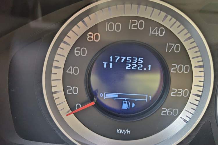 Used Volvo XC60 2012 T5 Zhiya Edition Odometer Close Up