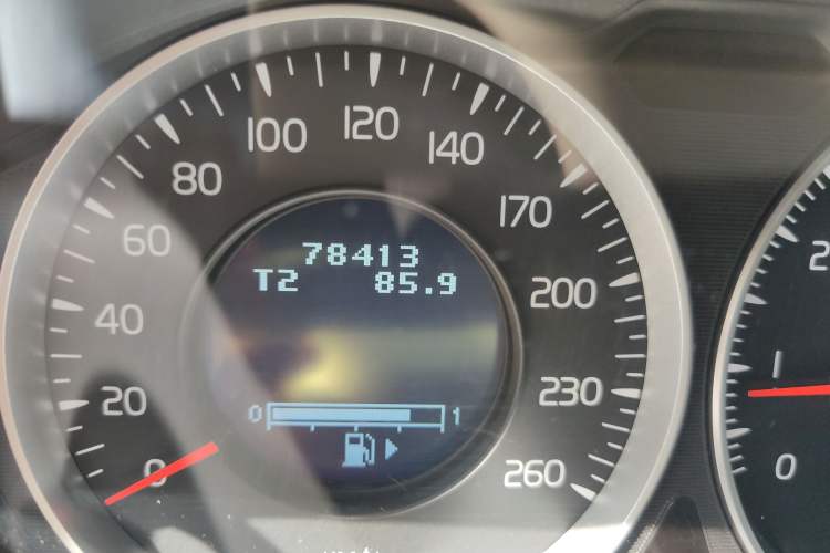 Used Volvo XC60 2012 T5 Volvo Ocean Race Commemorative Edition Odometer Close Up