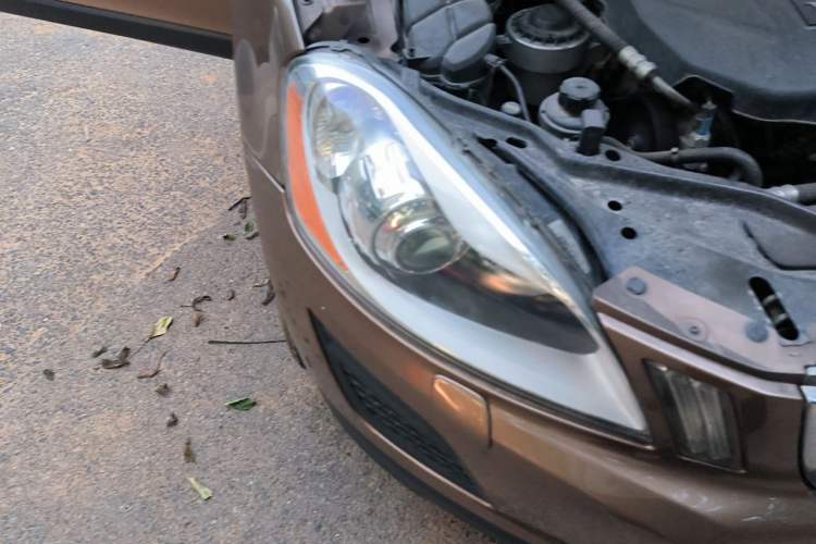 Used Volvo XC60 2012 T5 Comfort Edition Right Front Headlight