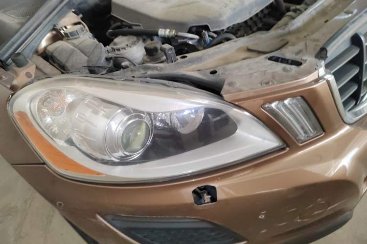 Used Volvo XC60 2012 T5 Comfort Edition Right Front Headlight