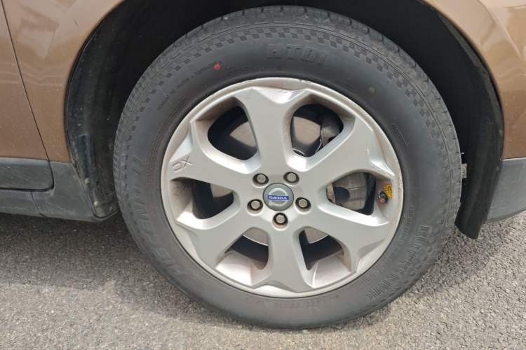 Used Volvo XC60 2012 T5 Personalized Sport Edition Right Front Wheel Hub
