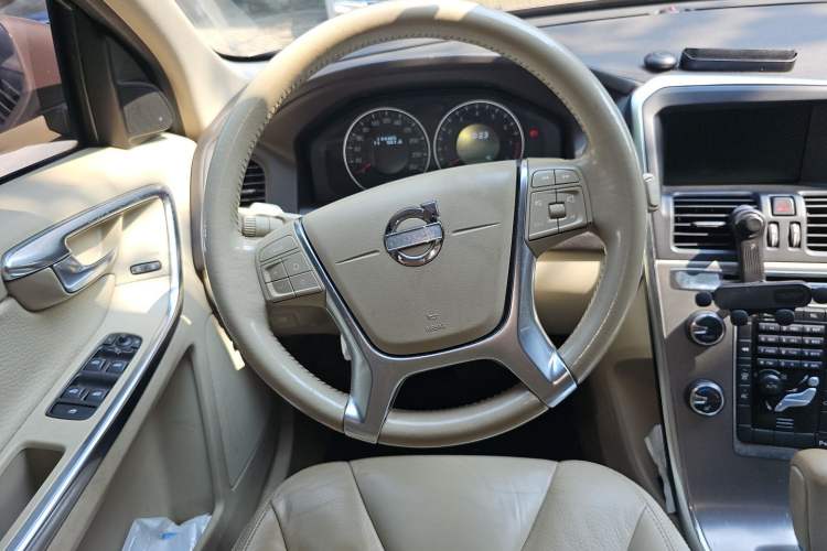 Used Volvo XC60 2012 T5 Comfort Edition Steering Wheel