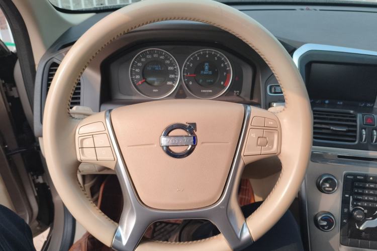 Used Volvo XC60 2012 T5 Comfort Edition Steering Wheel