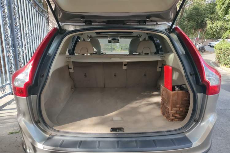 Used Volvo XC60 2012 T5 Volvo Ocean Race Commemorative Edition Trunk