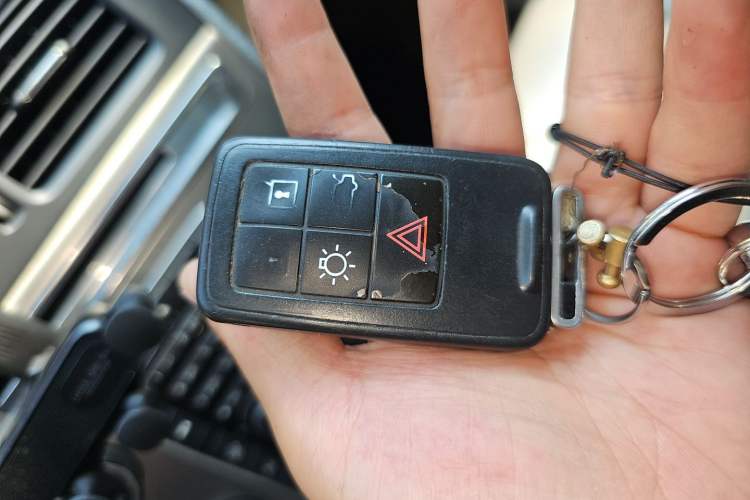 Used Volvo XC60 2012 T5 Comfort Edition Vehicle Key