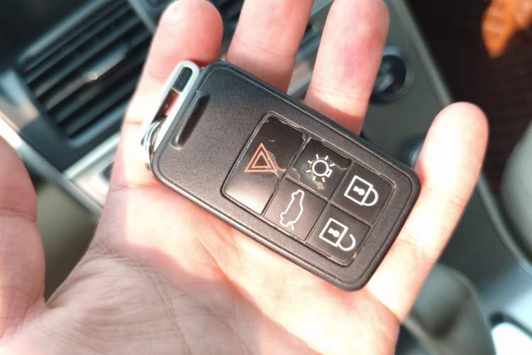 Used Volvo XC60 2012 T5 Comfort Edition Vehicle Key