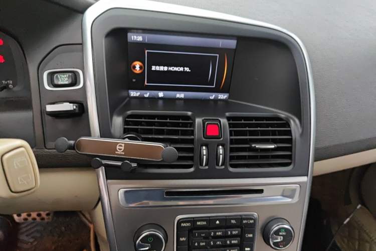 Used Volvo XC60 2012 T5 Comfort Edition Audio And AC Panel