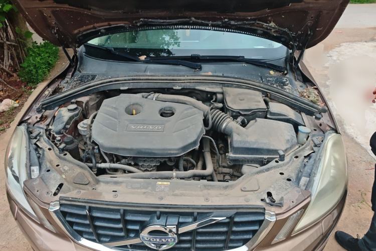 Used Volvo XC60 2012 T5 Comfort Edition Engine Bay
