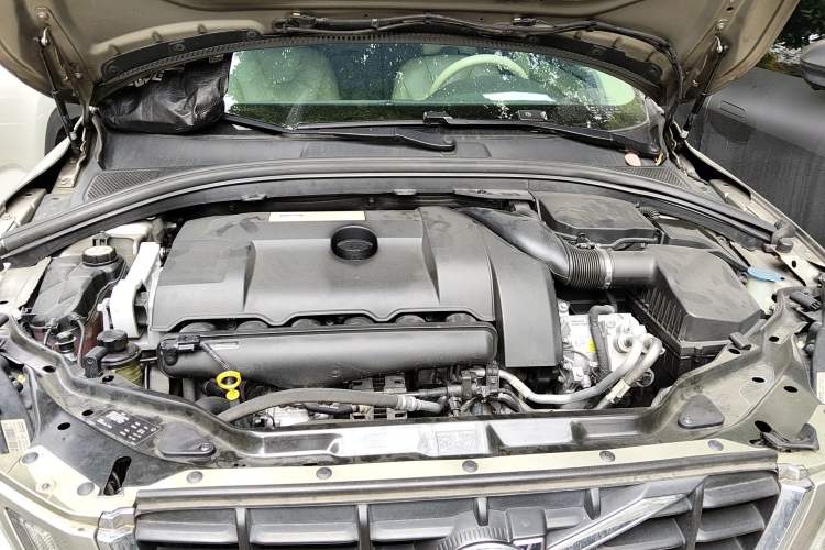 Used Volvo XC60 2012 T6 AWD Comfort Edition Engine Bay