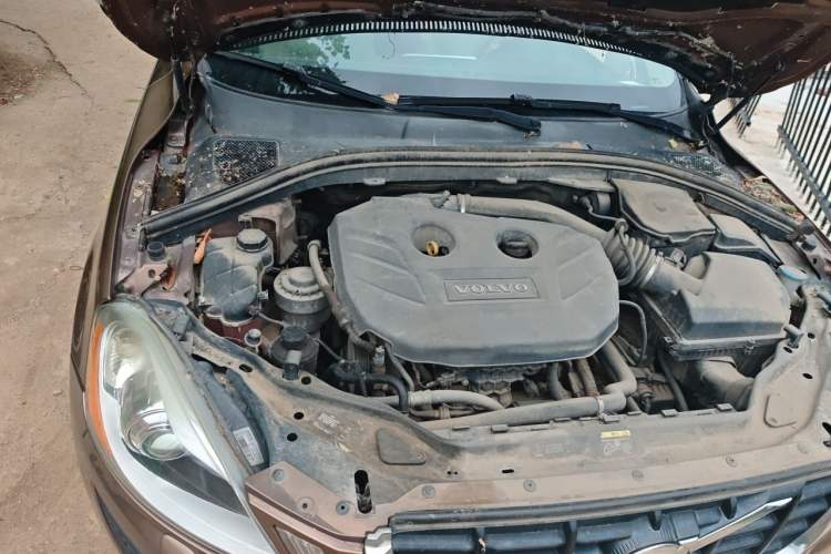 Used Volvo XC60 2012 T5 Comfort Edition Engine Bay Right