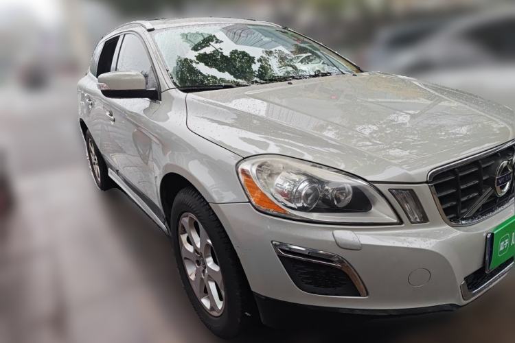 Used Volvo XC60 2012 T5 Comfort Edition Front Right 45 Deg