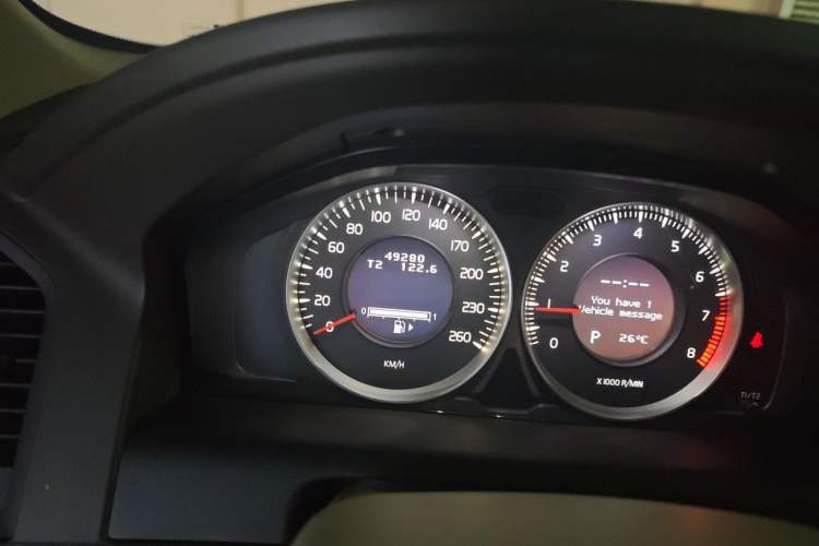 Used Volvo XC60 2012 T5 Comfort Edition Odometer Close Up