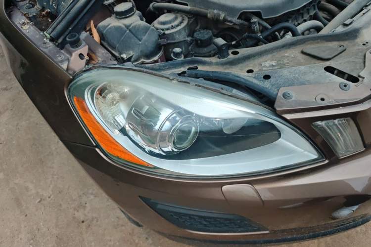Used Volvo XC60 2012 T5 Comfort Edition Right Front Headlight