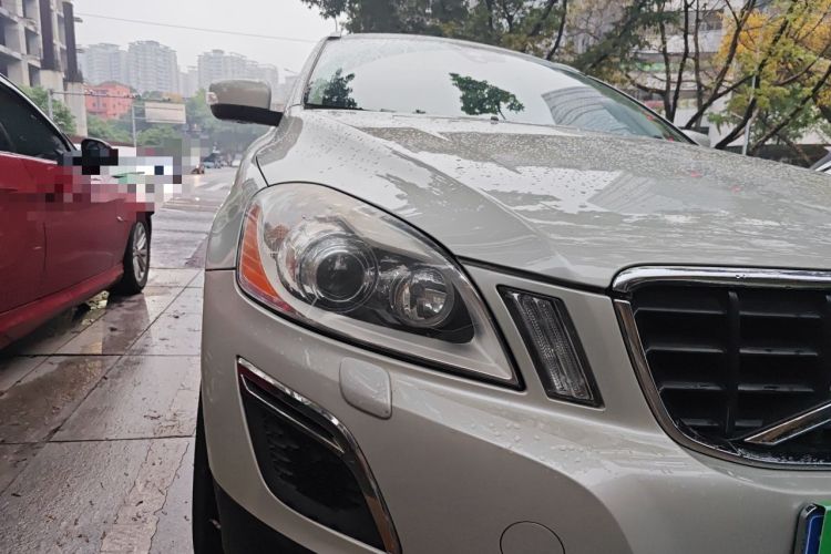 Used Volvo XC60 2012 T5 Comfort Edition Right Front Headlight