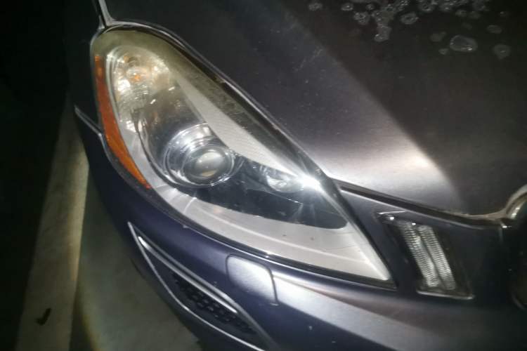 Used Volvo XC60 2012 T5 Comfort Edition Right Front Headlight