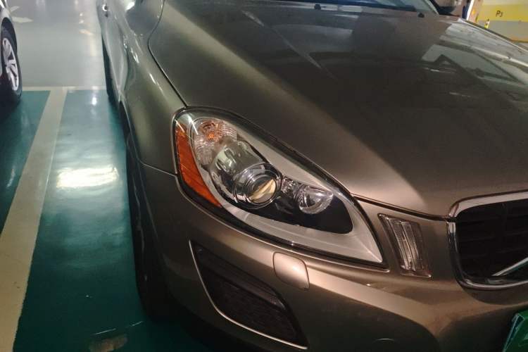 Used Volvo XC60 2012 T5 Comfort Edition Right Front Headlight