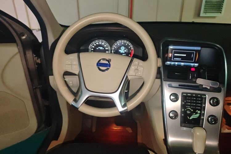 Used Volvo XC60 2012 T5 Comfort Edition Steering Wheel