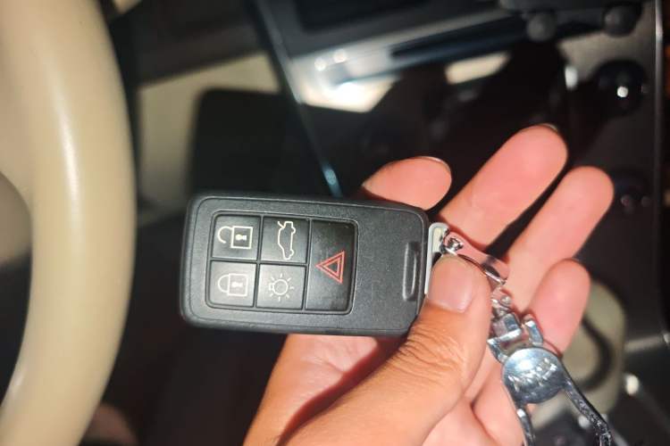 Used Volvo XC60 2012 T5 Comfort Edition Vehicle Key