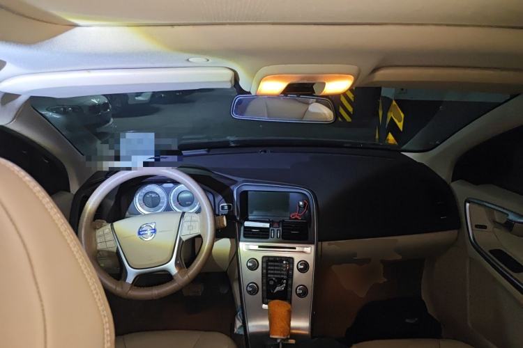 Used Volvo XC60 2012 T5 Zhiya Edition Center Console