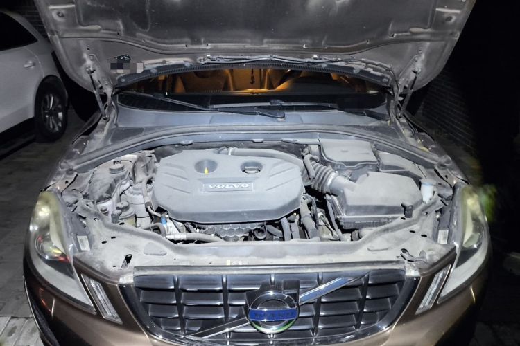 Used Volvo XC60 2012 T5 Comfort Edition Engine Bay