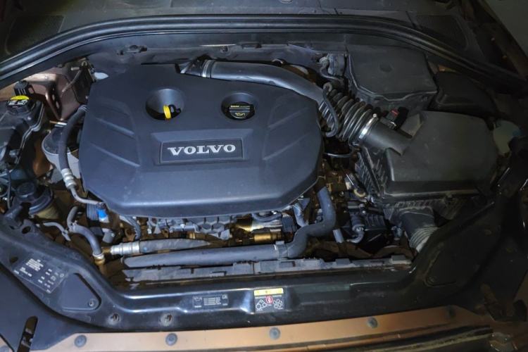 Used Volvo XC60 2012 T5 Zhiya Edition Engine Bay