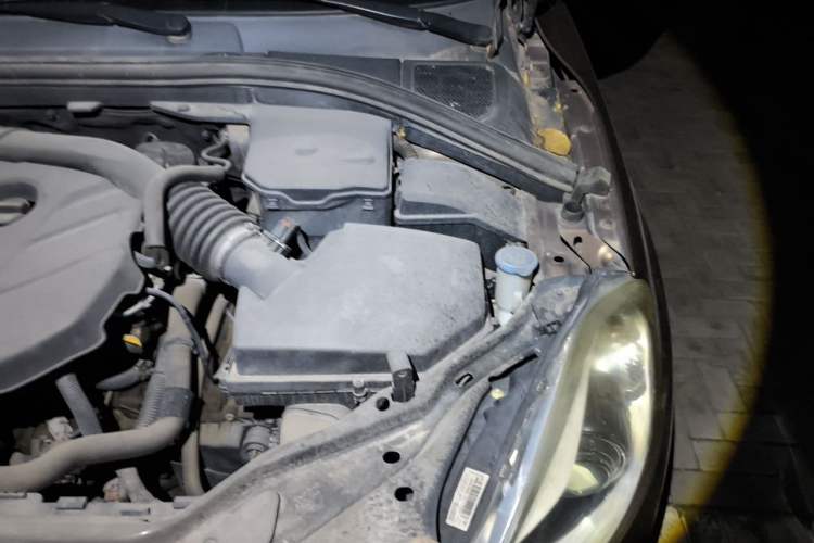 Used Volvo XC60 2012 T5 Comfort Edition Engine Bay Left