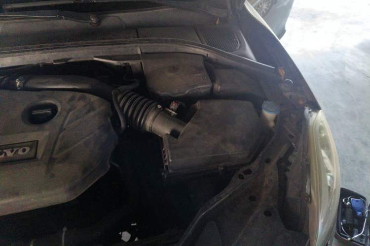 Used Volvo XC60 2012 T5 Comfort Edition Engine Bay Left