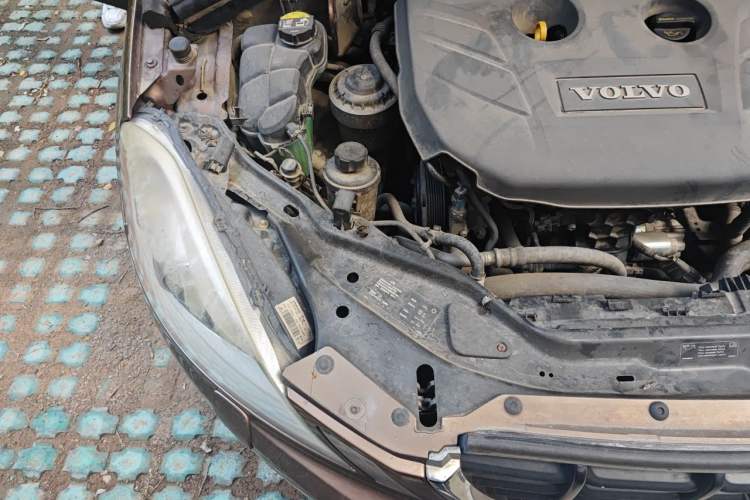 Used Volvo XC60 2012 T5 Zhiya Edition Engine Bay Right
