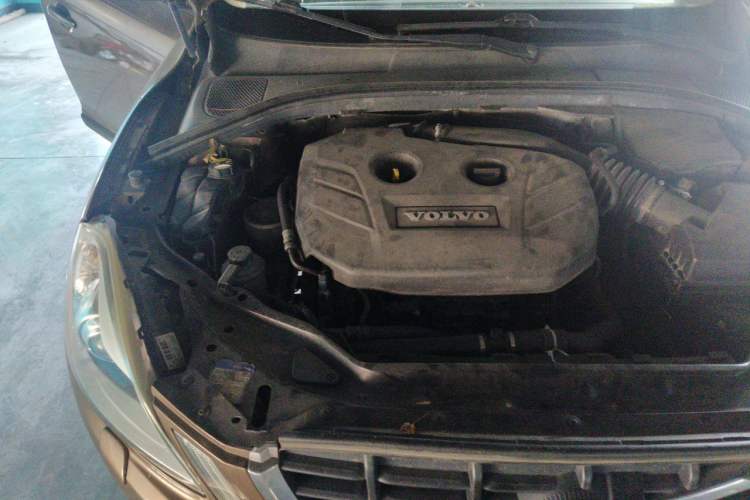 Used Volvo XC60 2012 T5 Comfort Edition Engine Bay Right