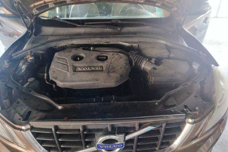 Used Volvo XC60 2012 T5 Comfort Edition Engine Bay