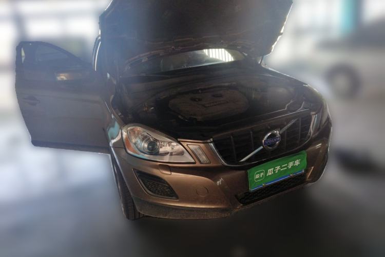 Used Volvo XC60 2012 T5 Comfort Edition Front Right 45 Deg