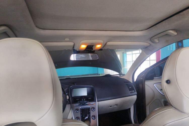 Used Volvo XC60 2012 T5 Comfort Edition Headliner