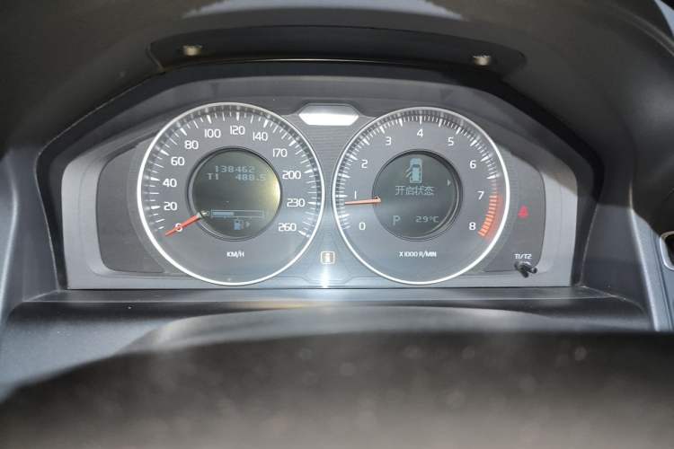Used Volvo XC60 2012 T5 Comfort Edition Instrument Cluster