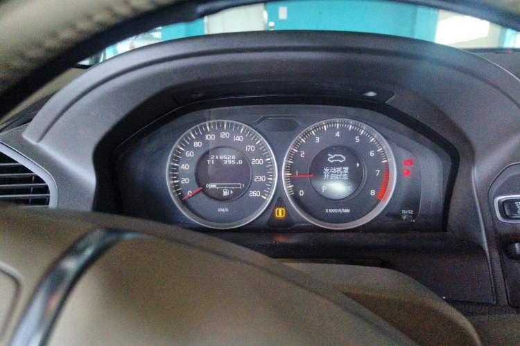 Used Volvo XC60 2012 T5 Comfort Edition Instrument Cluster
