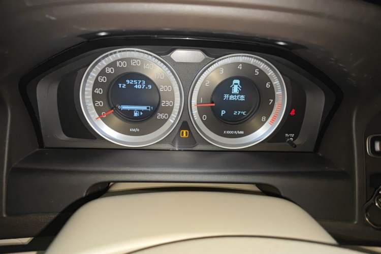 Used Volvo XC60 2012 T5 Zhiya Edition Odometer Close Up
