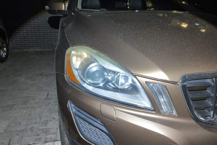 Used Volvo XC60 2012 T5 Comfort Edition Right Front Headlight