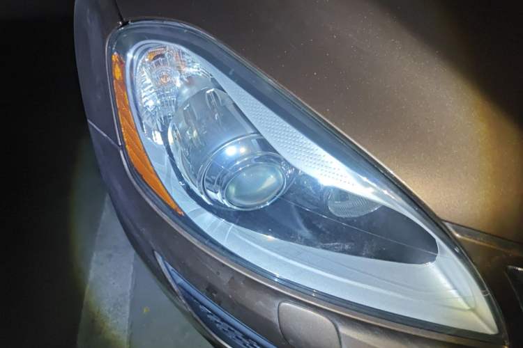 Used Volvo XC60 2012 T5 Zhiya Edition Right Front Headlight
