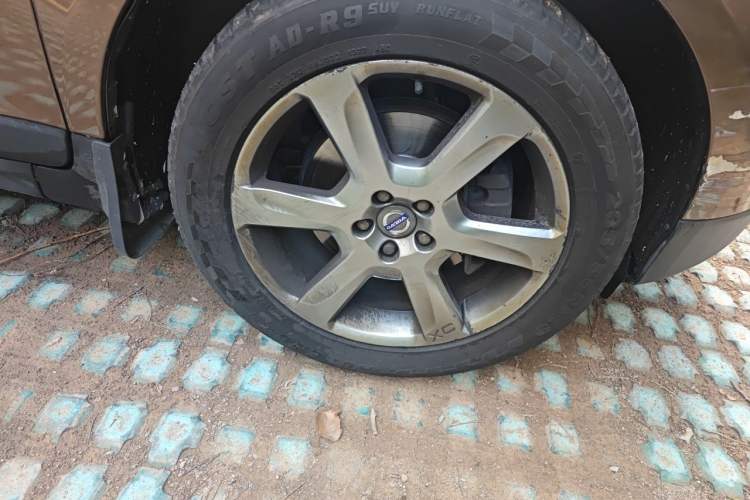 Used Volvo XC60 2012 T5 Zhiya Edition Right Front Wheel Hub