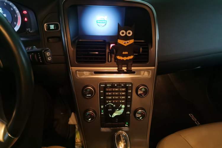 Used Volvo XC60 2012 T5 Zhiya Edition Audio And AC Panel